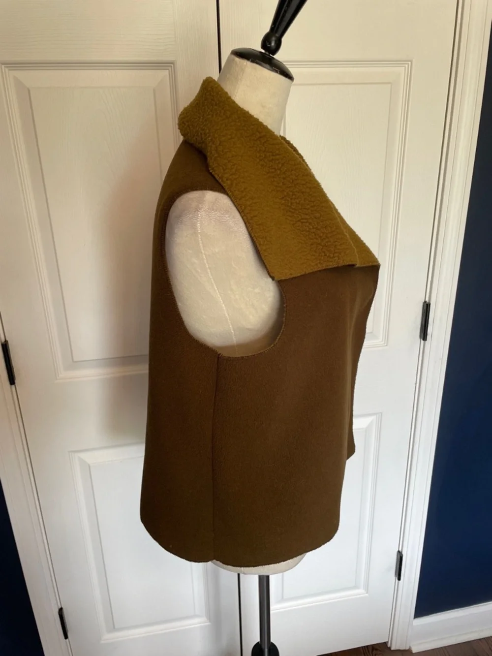 Oho Bainbridge Island Brown Sleeveless Fleece Vest‎ Artisan Made Washington